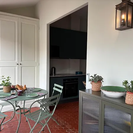 Апартаменти 3 Pieces Plein Vieil Антіб